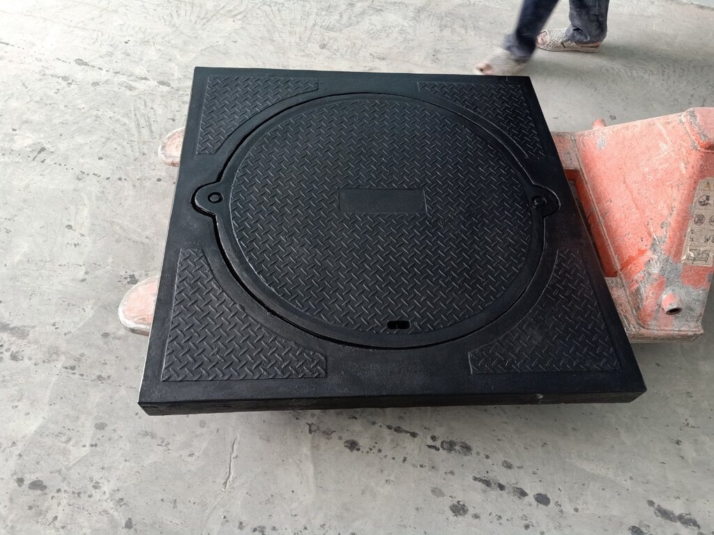 Kiểm tra phần khung của nắp hố composite